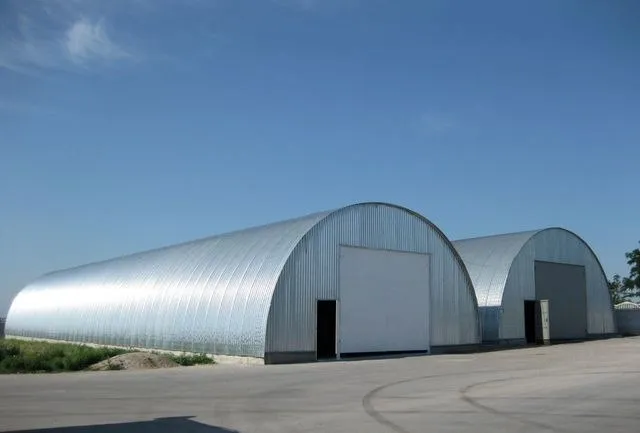 Какие существуют типы ангаров из металлоконструкций в {town:pr}?